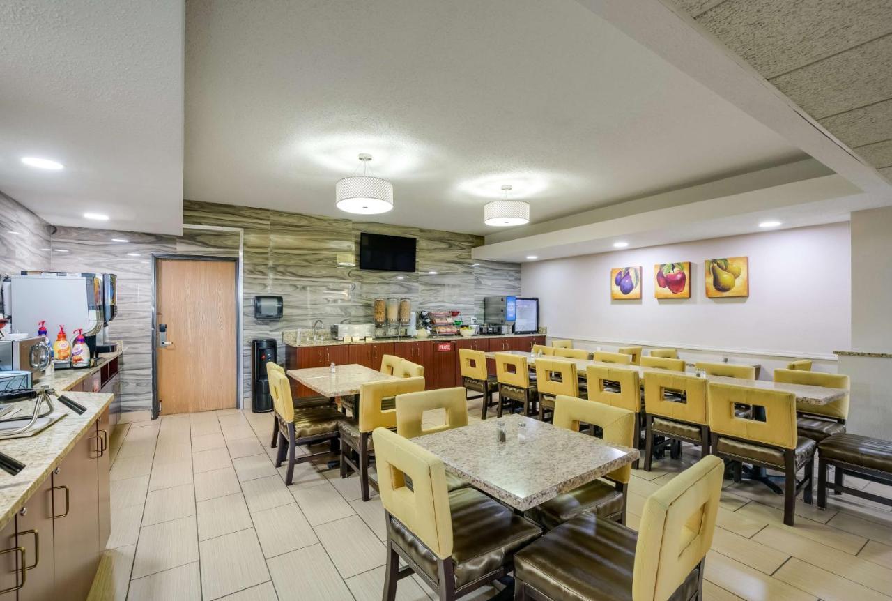 Best Western Waukesha Grand Pewaukee Eksteriør bilde