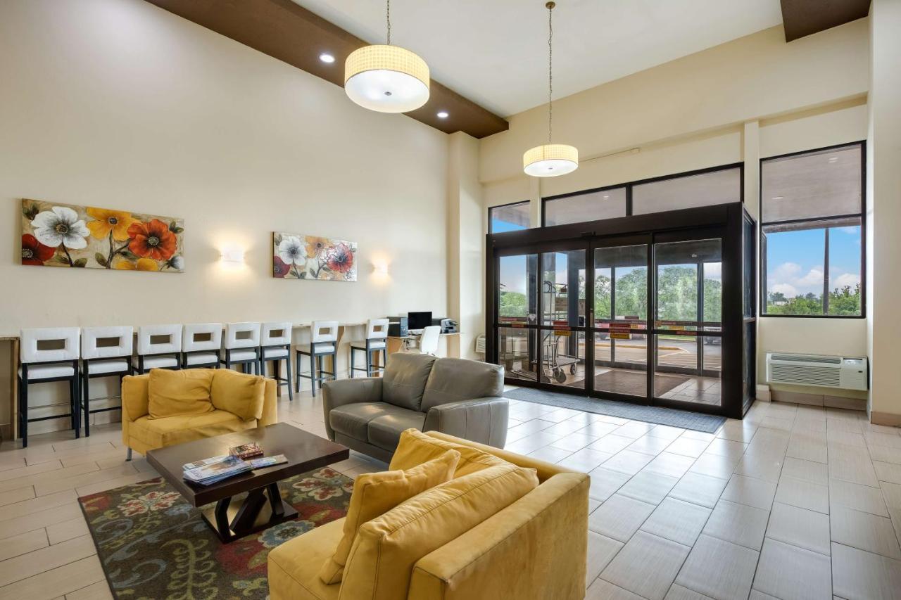 Best Western Waukesha Grand Pewaukee Eksteriør bilde