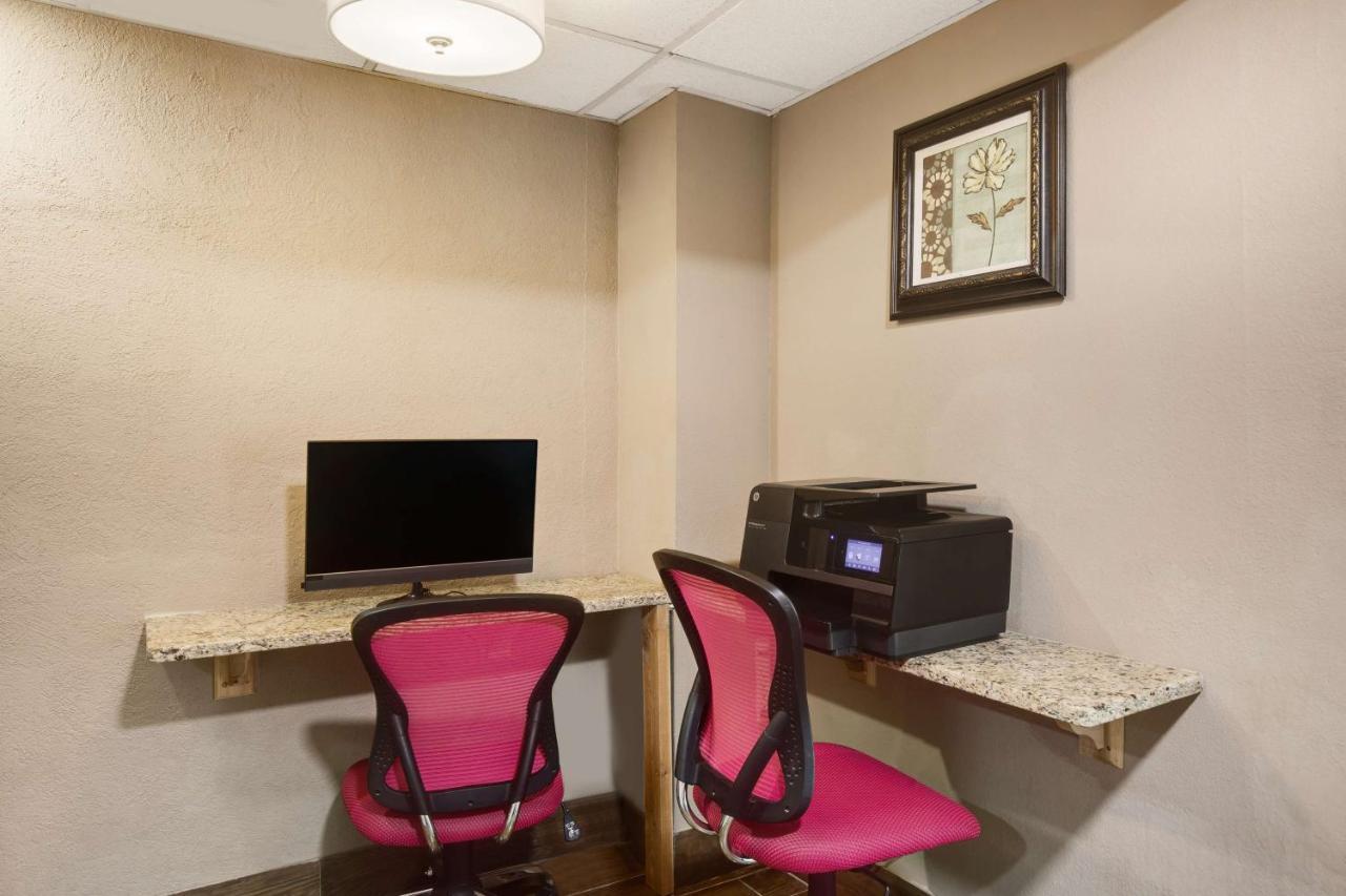Best Western Waukesha Grand Pewaukee Eksteriør bilde